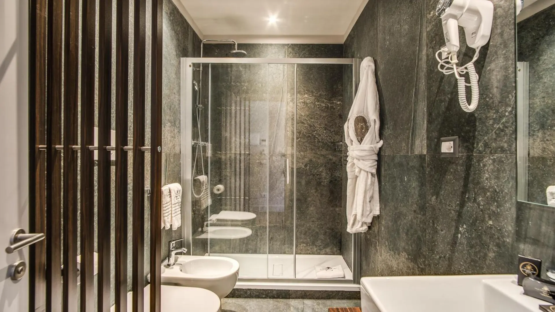 Hotel 77 Seventy-Seven Luxury Suites - Maison D'Art Collection Рим